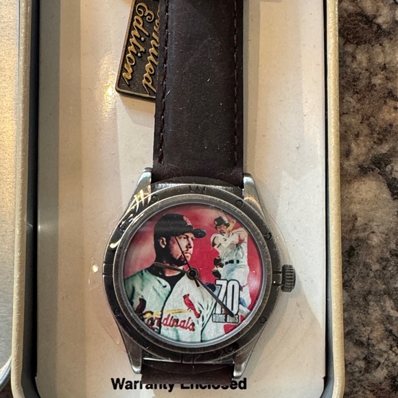 Mark McGwire St. Louis Cardinals 70 Home Runs Commemorative Cooperstown WatchNEW - Picture 4 of 5